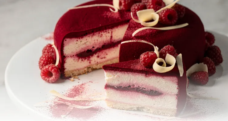 Málnás fehércsokis bársony spray torta recept