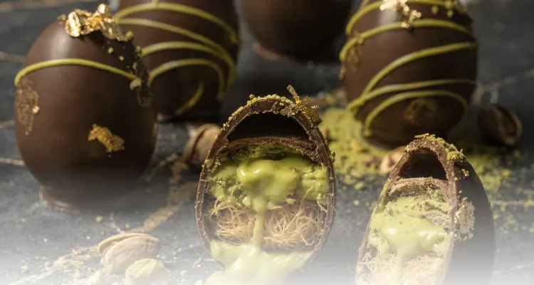 Dubai-style pisztáciás csokitojás kadaif tésztával