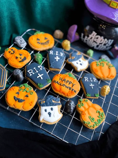 Halloweeni mézeskalács díszítve